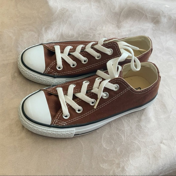 Brown Converse Size 3 Shoes - Picture 3 of 17
